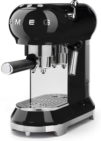 Smeg Espressomaschine ECF01 für 250€ - mit drei Filtereinsätzen, in drei Farben